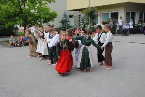 Druženje otrok s stanovalci Centra starejših 4